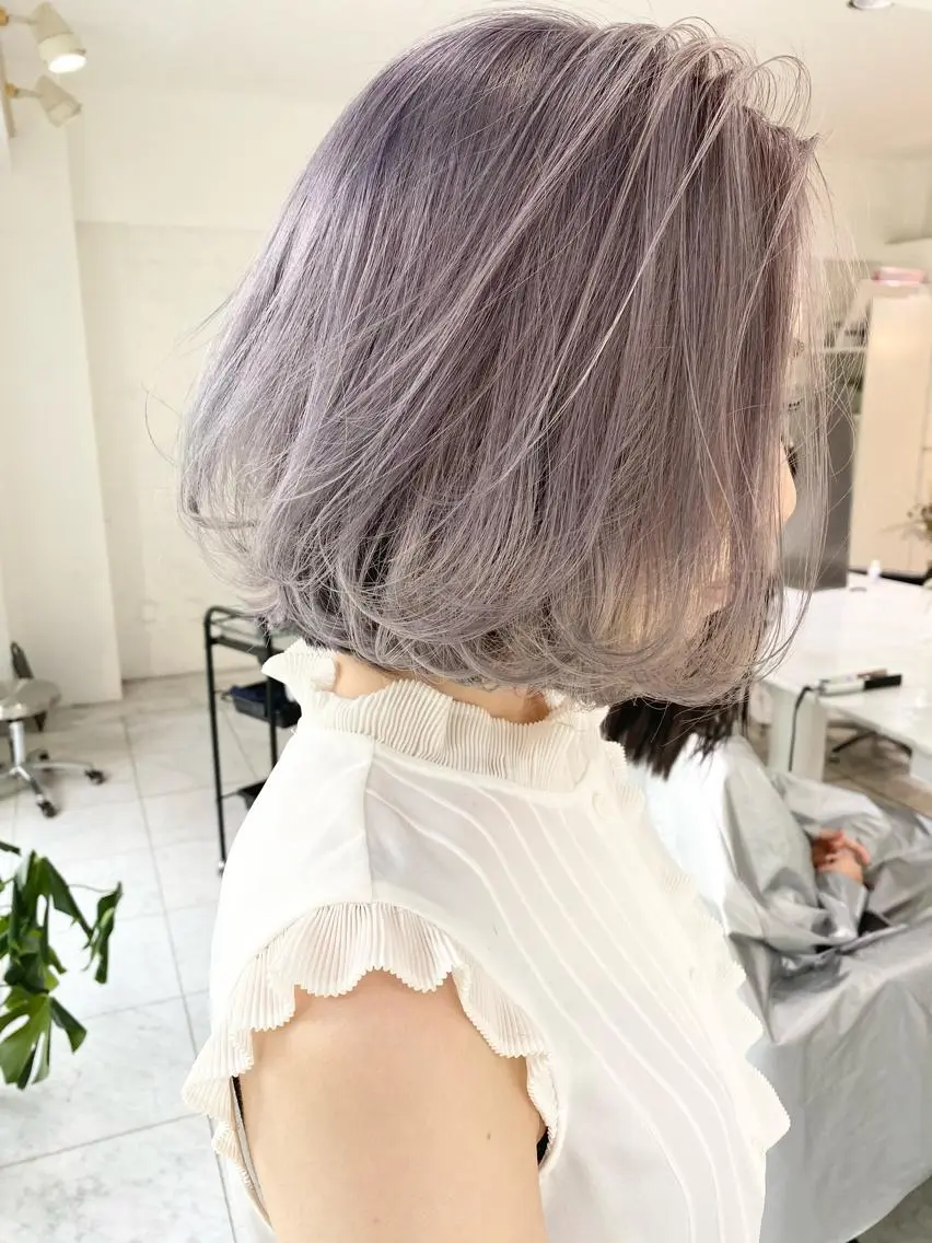 ショート カラー ヘアアレンジ グレージュ ラベンダーカラー ラベンダーグレージュ ラベンダーグレー カット ヘアカラー トリートメント 顔まわりレイヤー× 韓国ヘアオタベシンヤのヘアスタイル