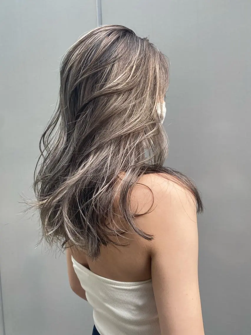セミロング カラー パーマ ヘアアレンジ メンズ キッズ ネイル マツエク・マツパ アイブロウ 🎀ハイトーンNo .1🩵NaGiSaのヘアスタイル