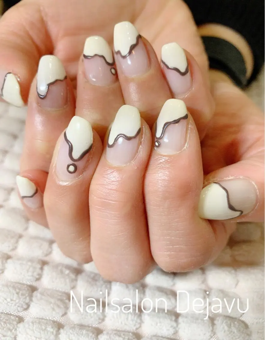 ネイル アートネイル フレンチネイル バレンタイン ホワイト Nail salon Dejavu 🌿のネイルデザイン