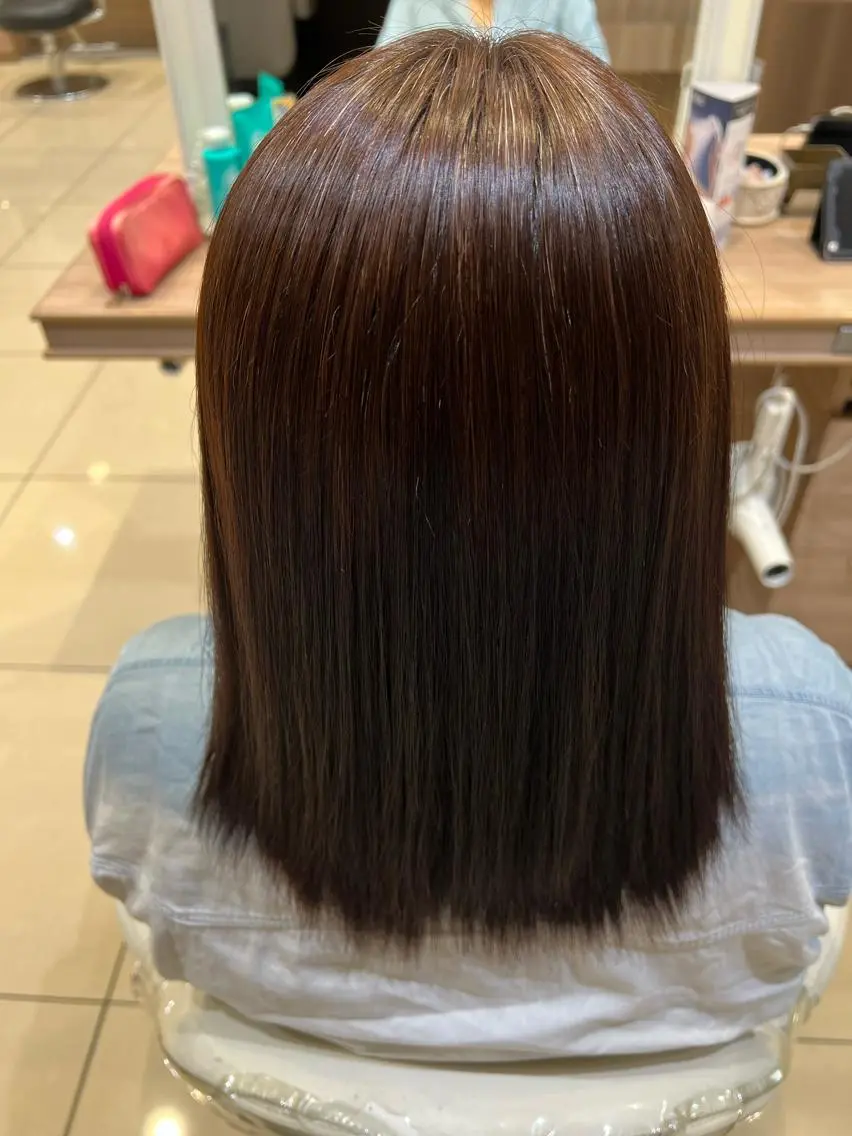 ミディアム カット 縮毛矯正 まとまる艶髪艶カラー 🤍内田さわか🎀のヘアスタイル