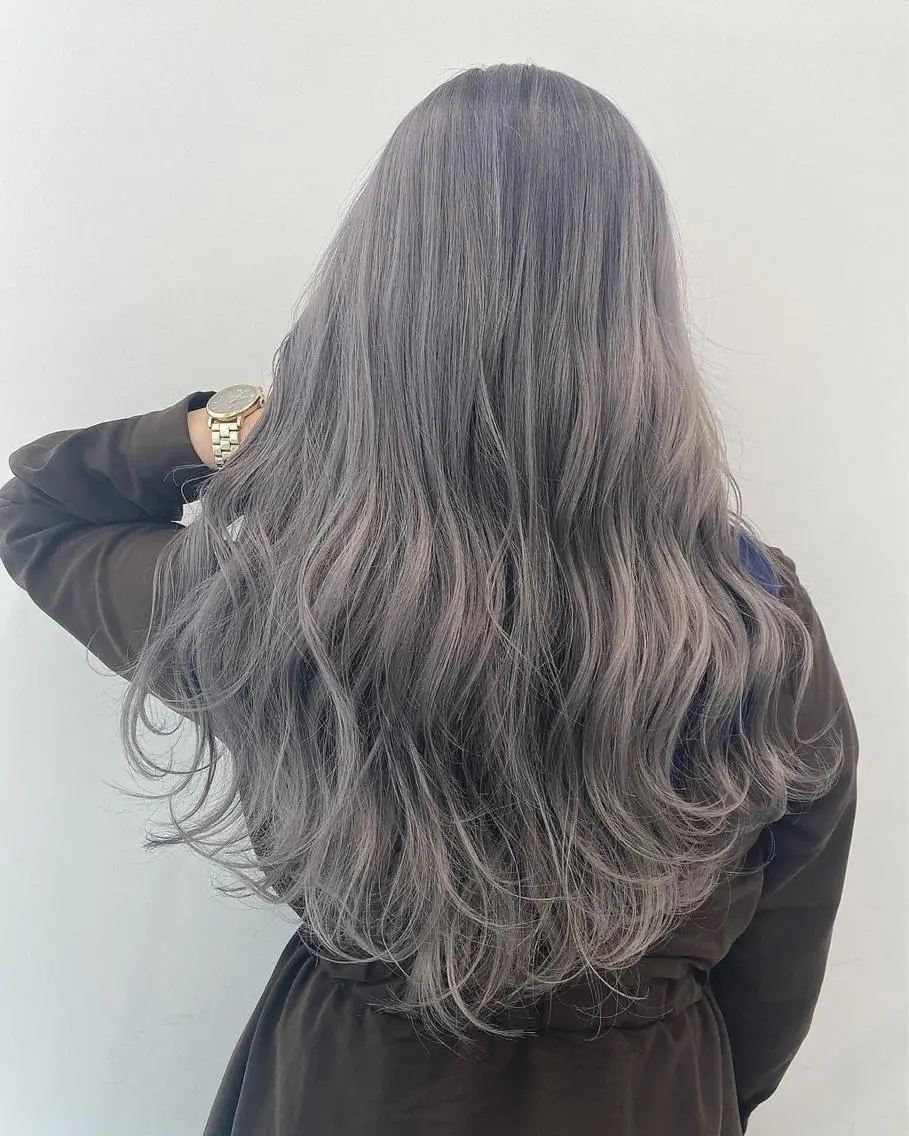 セミロング カラー 🦄インナーカラー 🦄貫井彩花のヘアスタイル