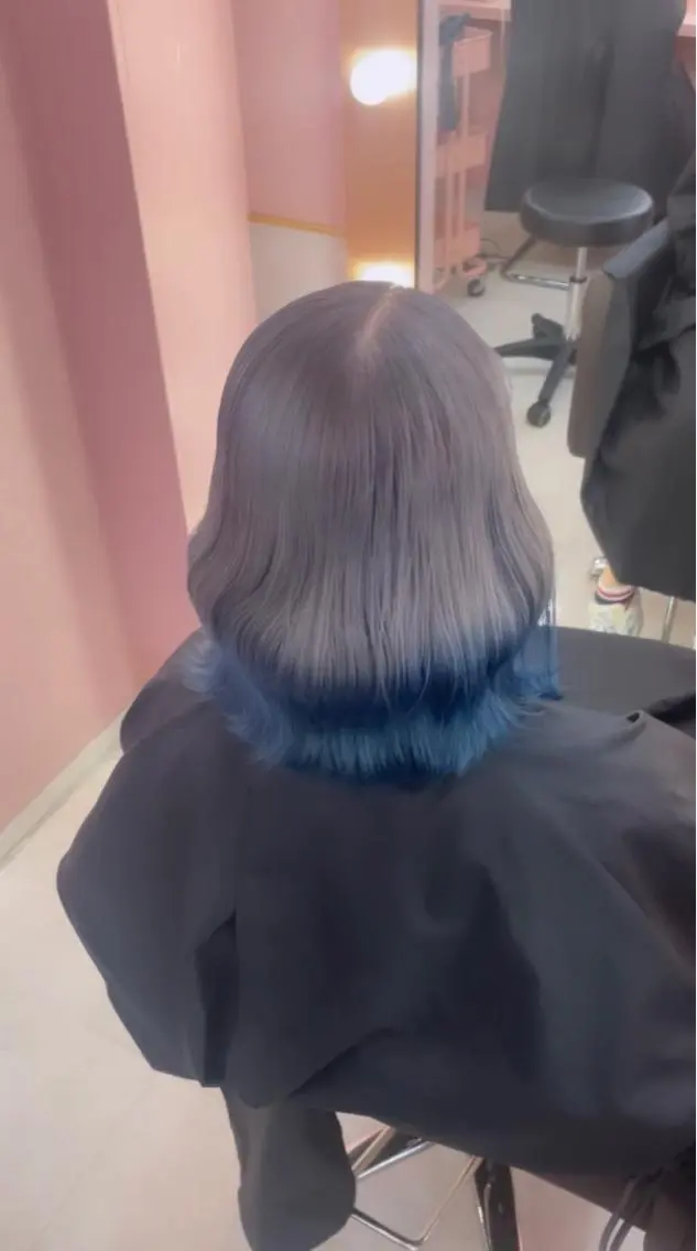 ミディアム カラー アッシュ アッシュグレー アッシュグレージュ バレイヤージュ ミストバング 町田ブリーチデザイン 🌈MANATOのヘアスタイル