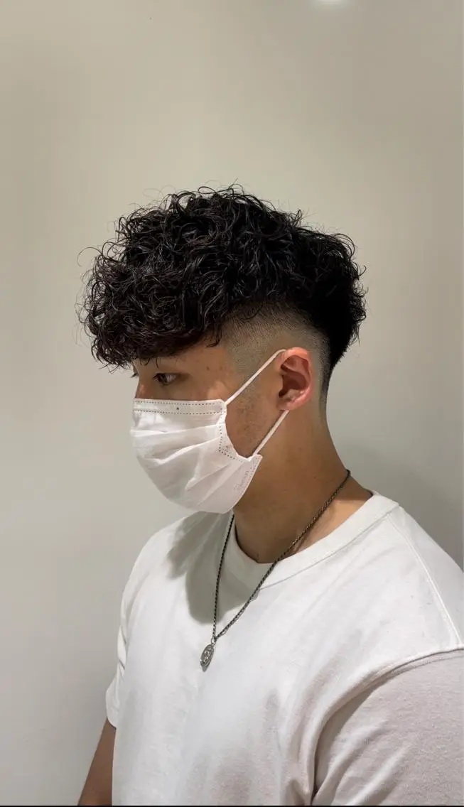 ショート メンズ スペインカール カット パーマ トリートメント フェザーパーマ職人 🪶ryosukeのヘアスタイル
