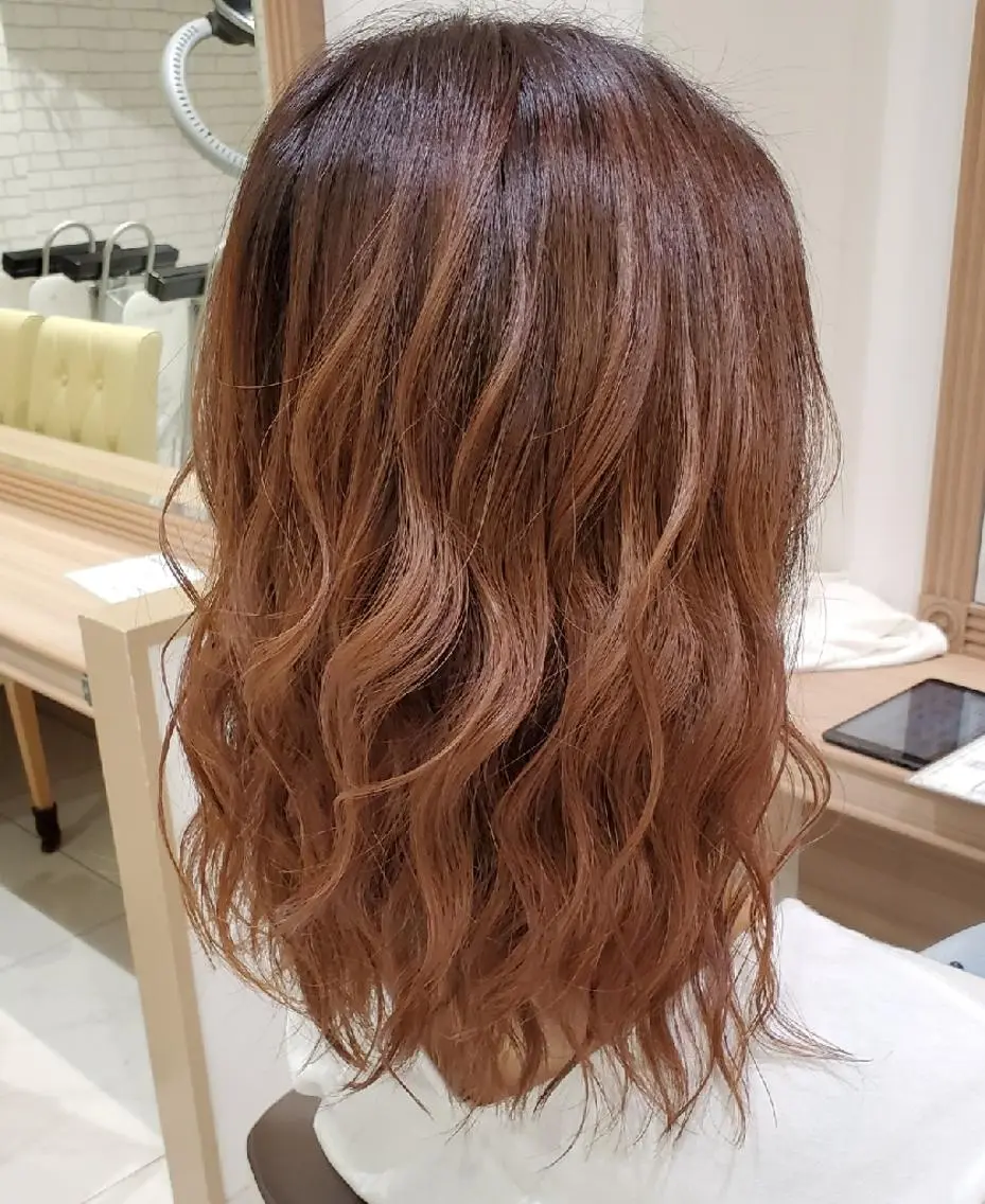 セミロング カラー バレイヤージュ ベージュカラー ブリーチ イルミナカラー レイヤーカット カラー特化🔥中村 和貴＜Ash津田沼＞のヘアスタイル