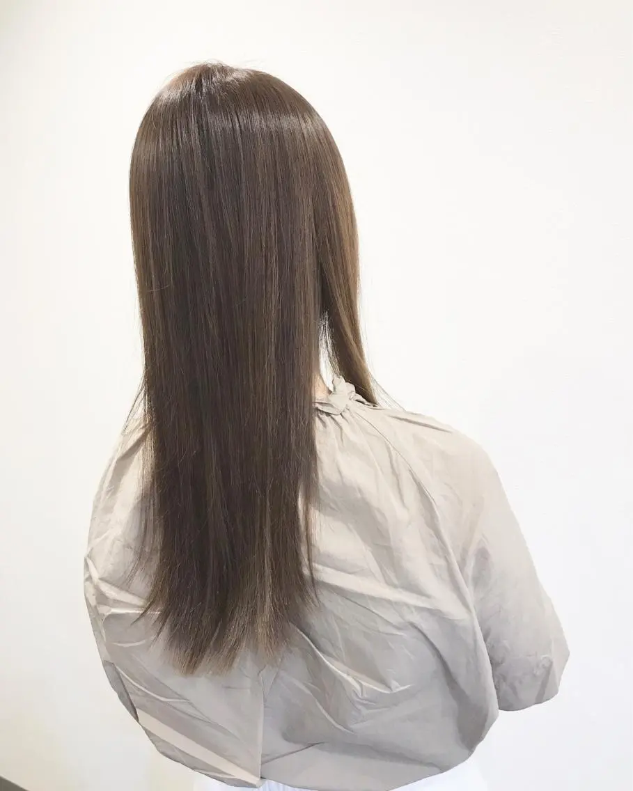 セミロング カラー アッシュ ブルーカラー ブルーアッシュ エイト ウメダのヘアスタイル