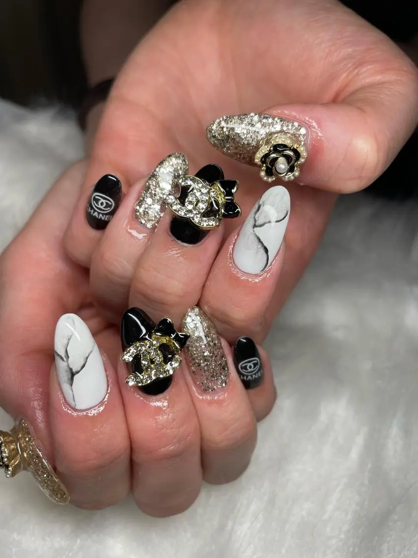 ネイル フットネイル フレンチネイル ジェルネイル 韓国ネイル マグネットネイル ハンドネイル nail salon fee（フィー）のネイルデザイン