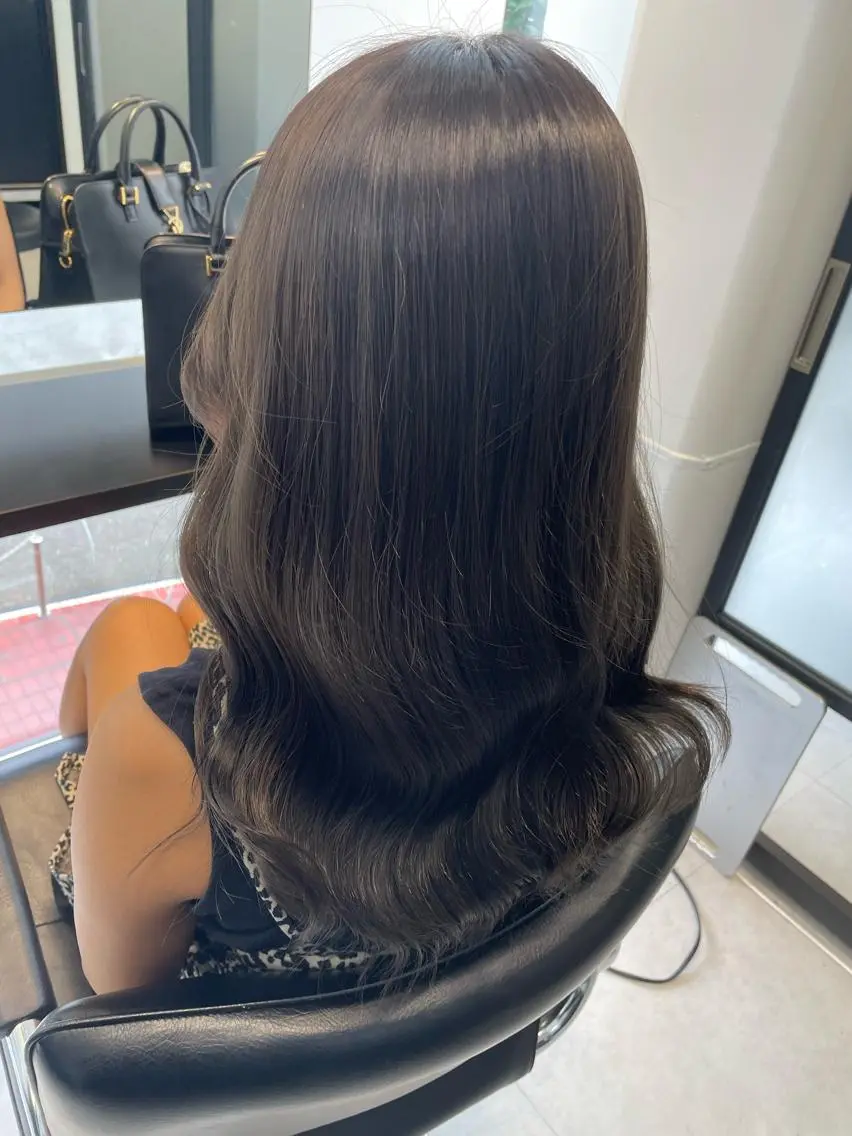 セミロング カラー ヘアアレンジ アッシュ ブリーチ ケアブリーチ グレージュ ハイライトカラー 髪質改善×ハイトーン 中田啄也のヘアスタイル