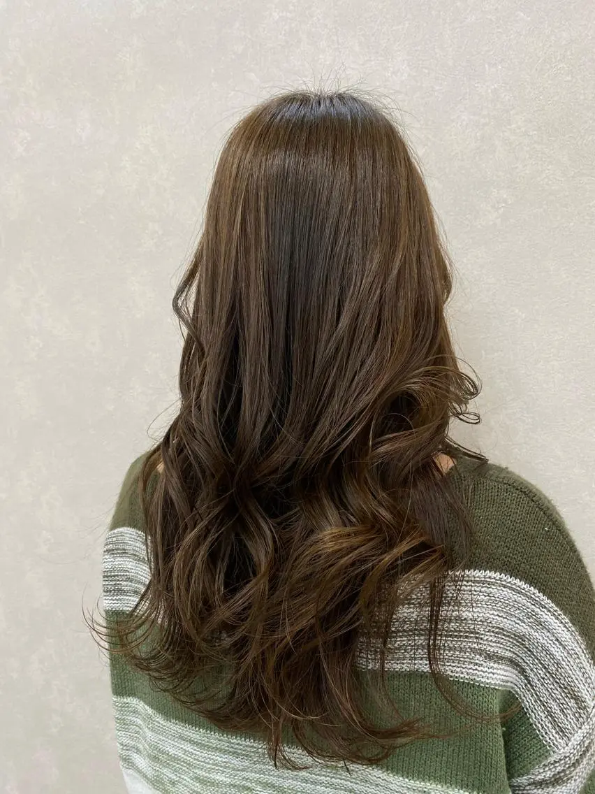 ロング カラー ベージュカラー ヘアカラー 宮﨑 舞のヘアスタイル