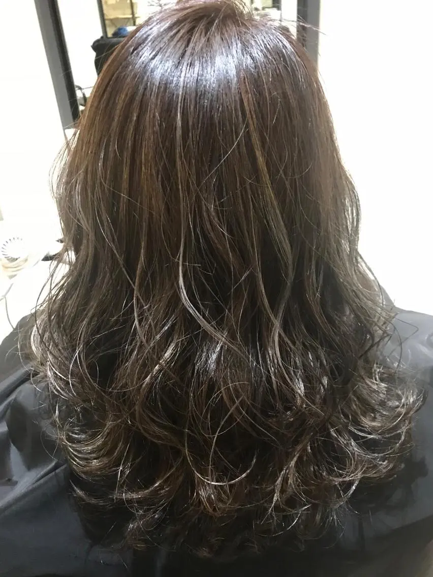 ミディアム カラー ハイライトカラー ハイライト Neale.♡ ROLA京橋のマツエク・マツパデザイン