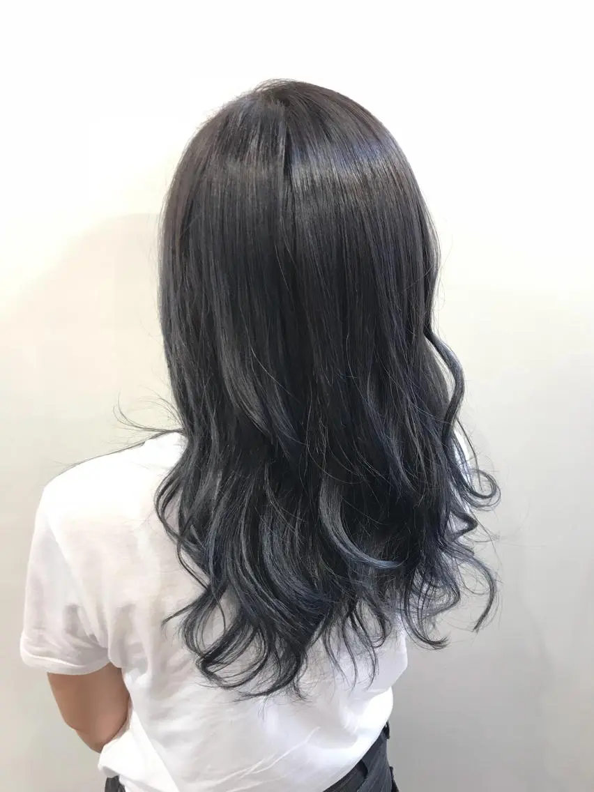 セミロング カラー 平尾 拓也のヘアスタイル