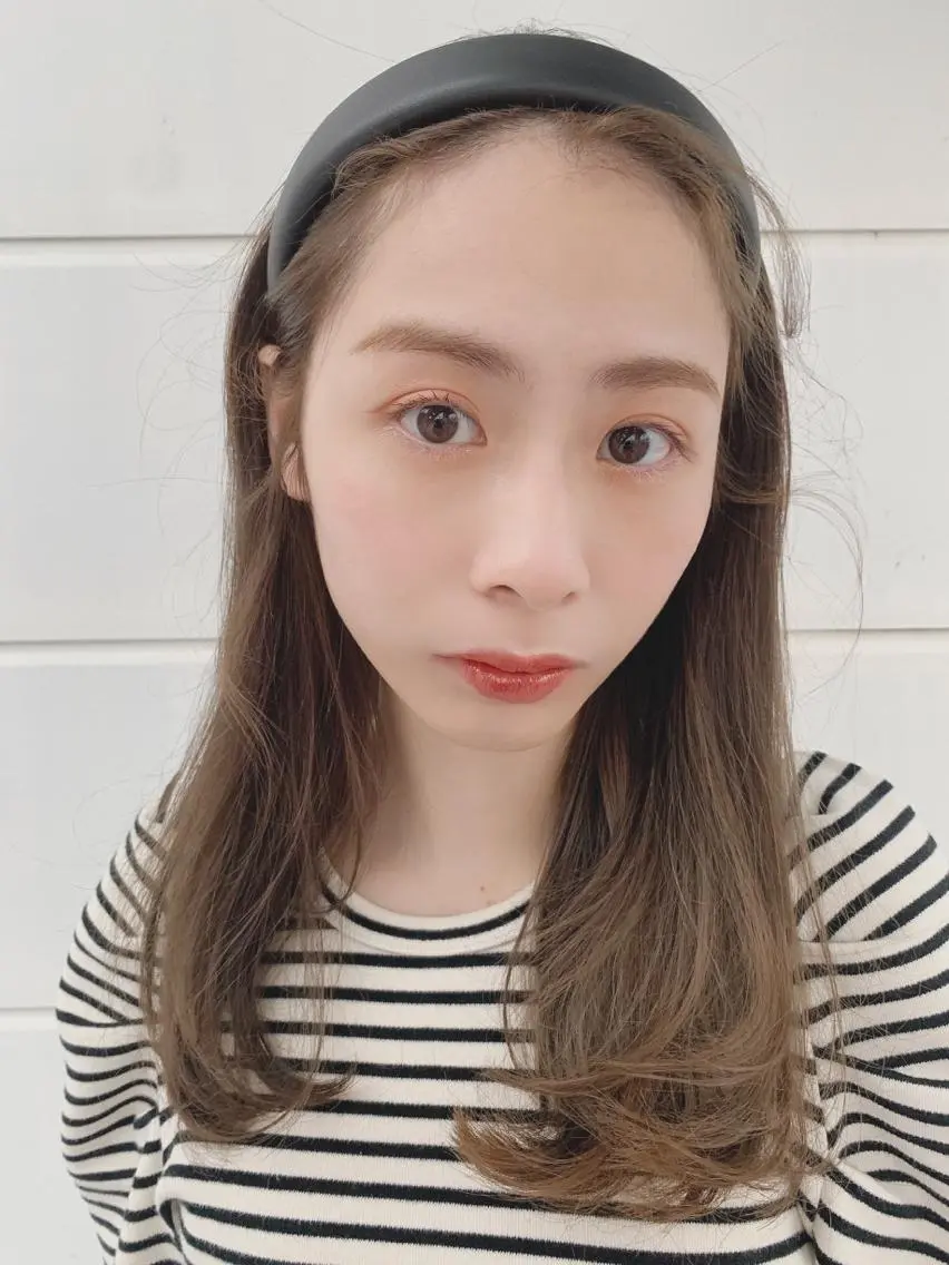 セミロング カラー ヘアアレンジ mayu🤍 透明感カラーのヘアスタイル