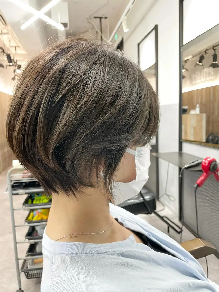 ショート カラー カット ヘアカラー 色気レイヤー& ショートはお任せ🌟のヘアスタイル