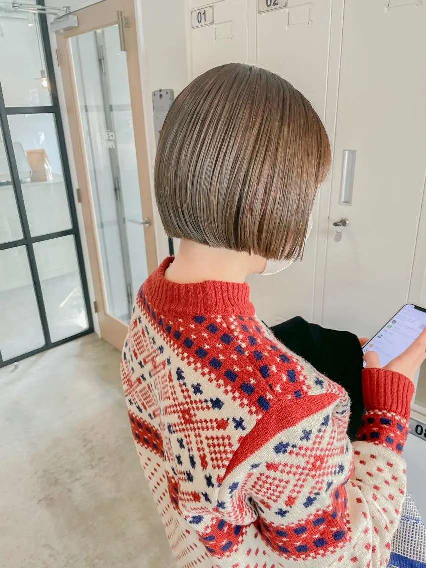 ショート カラー 切りっぱなしボブ ショートボブ アッシュ ベージュカラー ボブ カット ヘアカラー トリートメント Takuma Suzuki中目黒のヘアスタイル