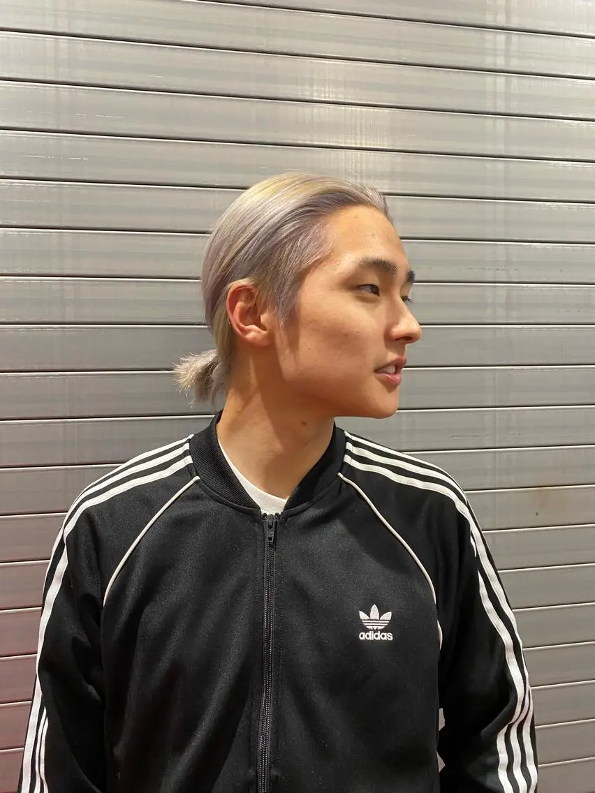 セミロング カラー メンズ メンズブリーチ ベージュカラー ブリーチ ミルクティーベージュ サカノ ナツオのヘアスタイル
