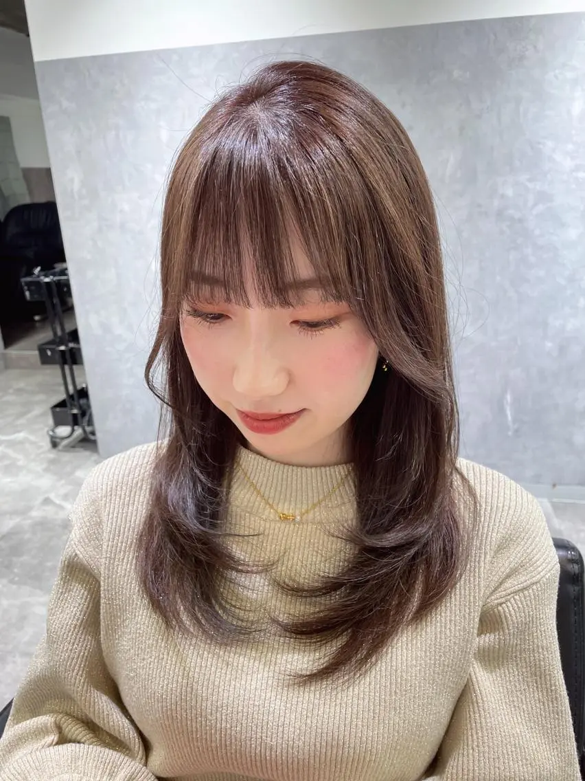 ミディアム カット ヘアカラー トリートメント 透明感カラー🇰🇷 レイヤー✨桑原　研太のヘアスタイル