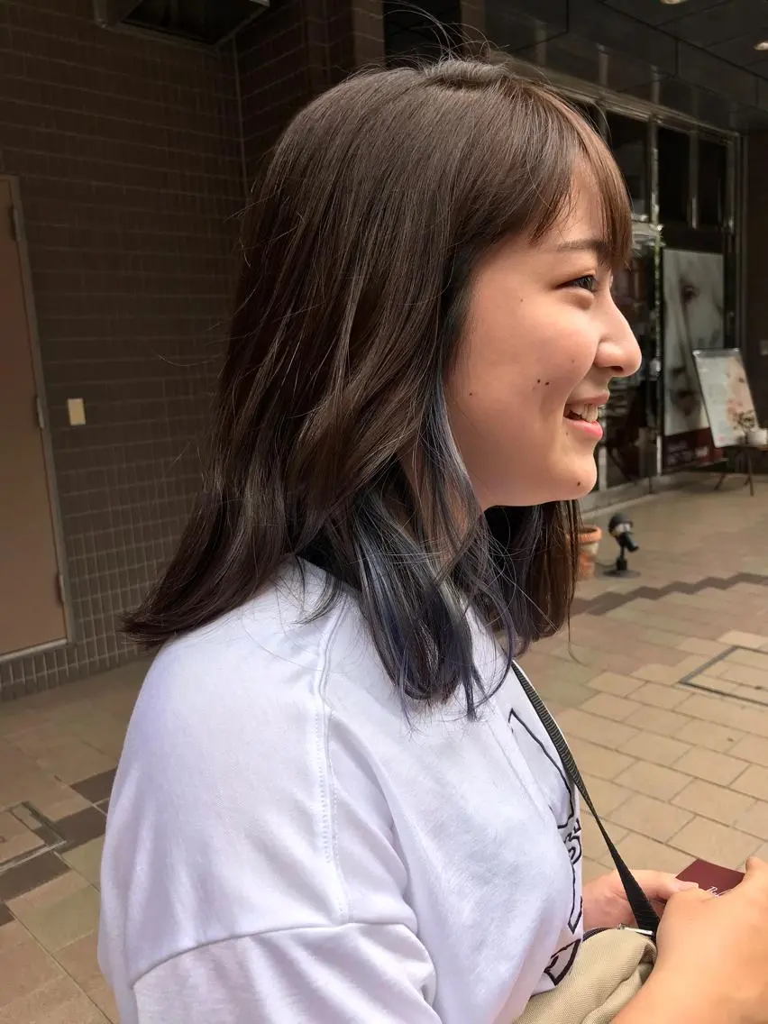セミロング カラー インナーカラー 正分 真美のヘアスタイル
