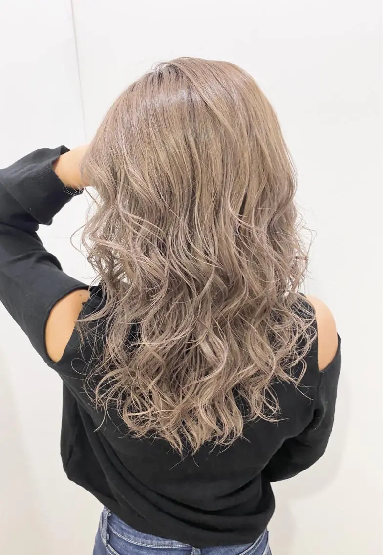ロング カラー ベージュカラー ミルクティーベージュ 🦋高瀬寛菜🦋 韓国/ブリーチのヘアスタイル