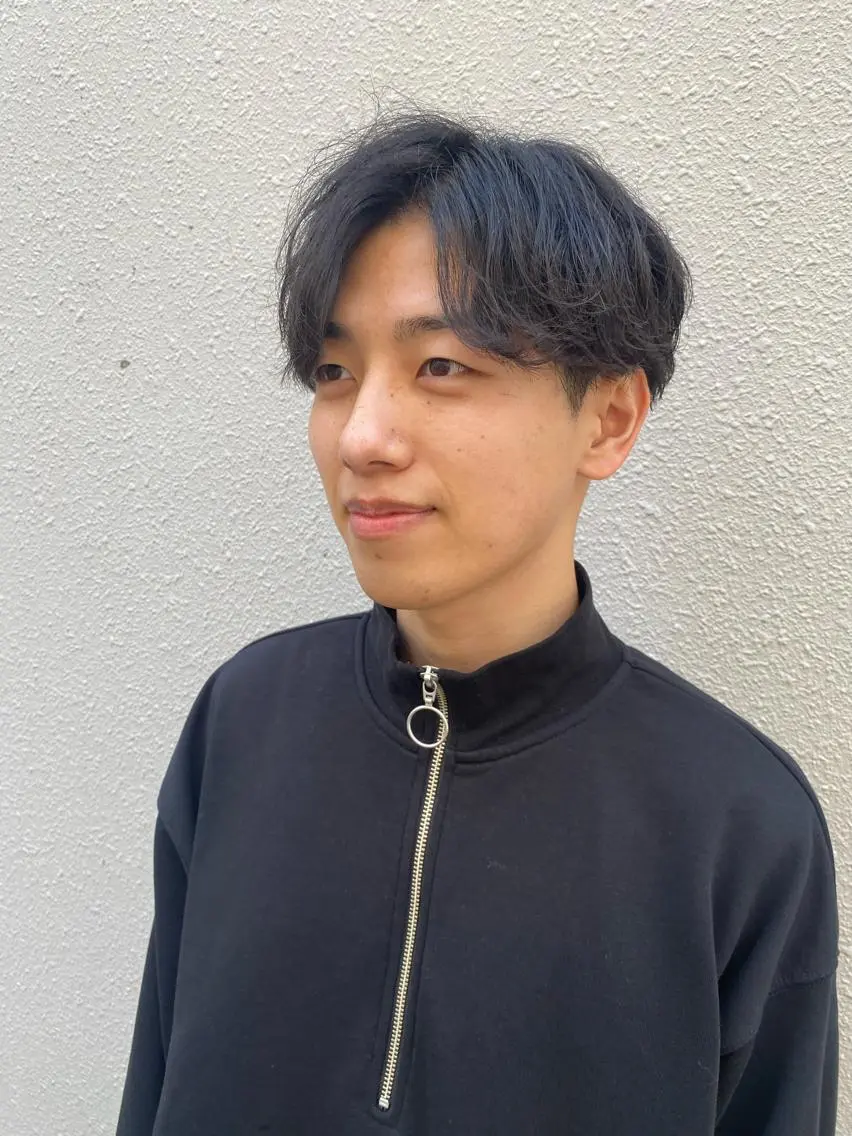 メンズ 柏のセンターパート のプロ関口 柊太のヘアスタイル
