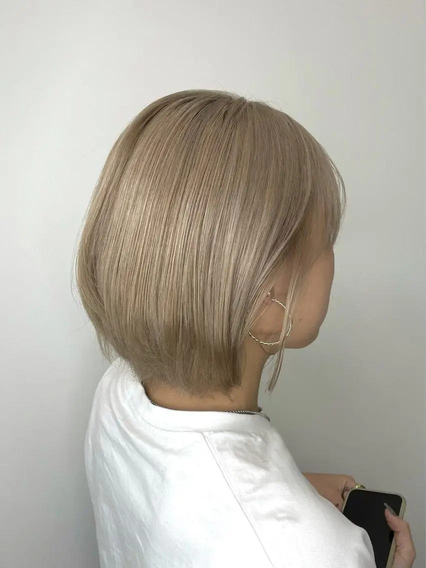 ショート カラー 岡留 愛美のヘアスタイル