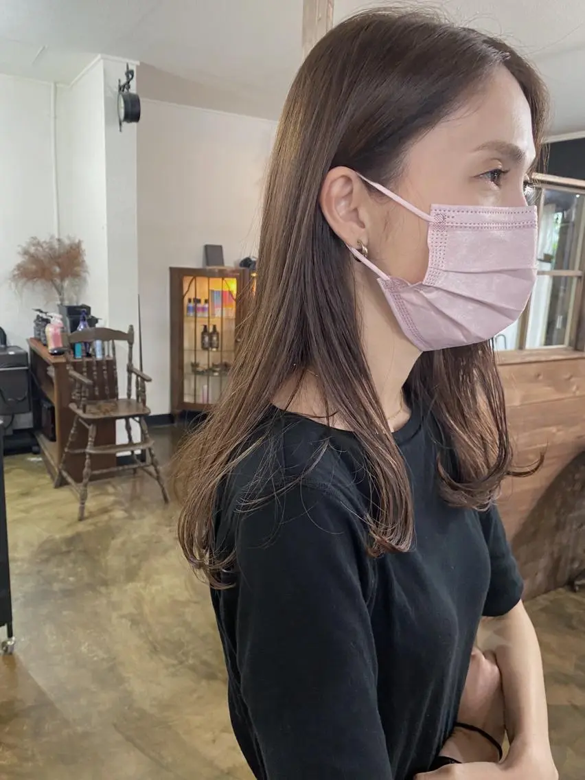 セミロング カラー ベージュカラー ブリーチ ミルクティーベージュ ブリーチなしカラー トリートメント miloc🫧 MOMOYOのヘアスタイル