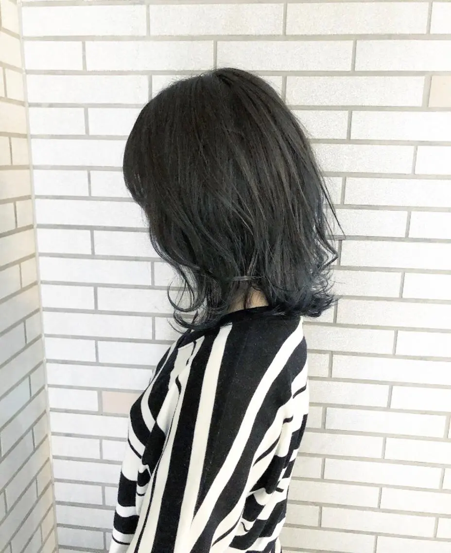 ミディアム カラー アディクシーカラー アッシュ ブリーチ ダークグレー ダブルカラー 中村 よしひでのヘアスタイル
