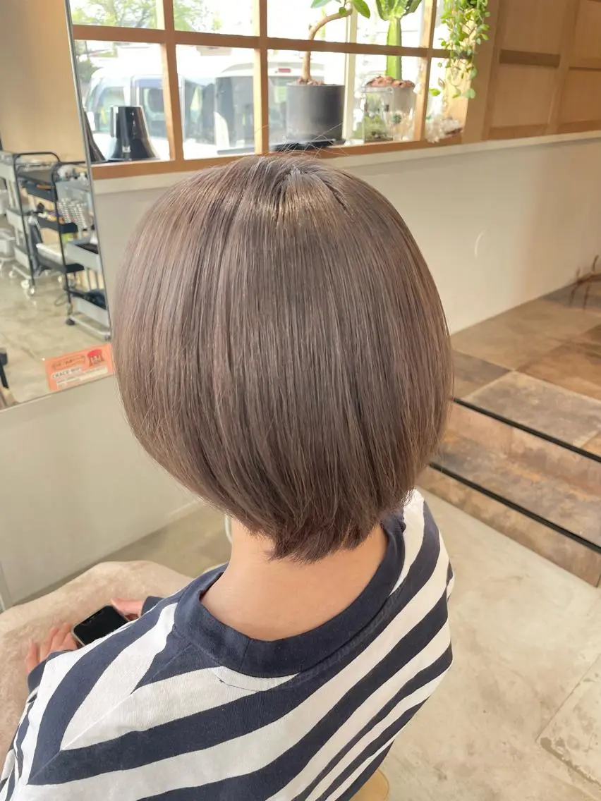 ショート カラー ヘアカラー チグサ ミウのヘアスタイル