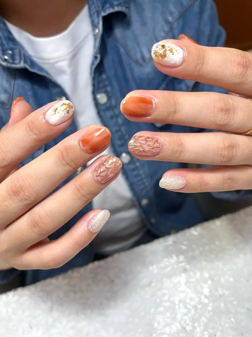 ネイル ジェルネイル キラキラネイル 韓国ネイル パラジェル ワンホンネイル nails' it...のネイルデザイン