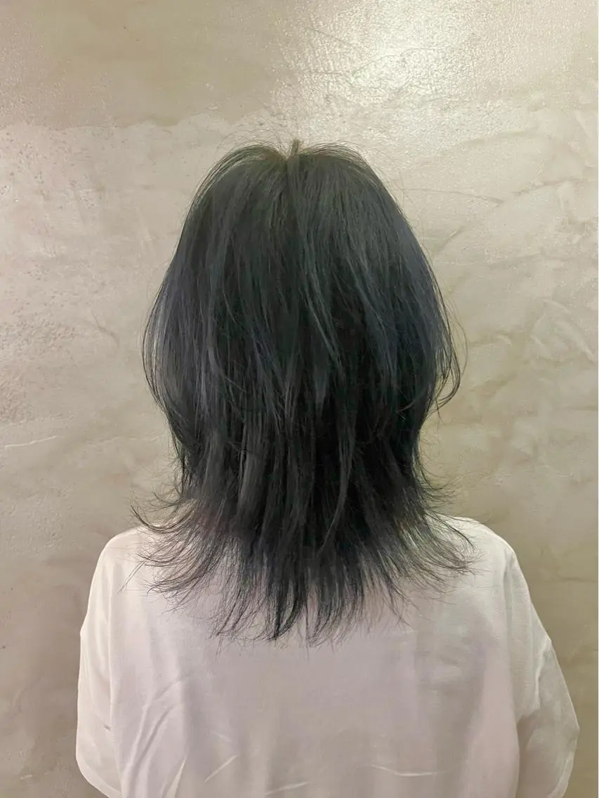 ミディアム カラー ネイビーカラー ウルフカット 透明感カラー/ ブリーチ無し/RYOのヘアスタイル