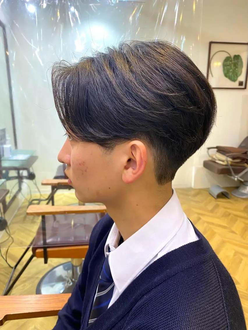 メンズ 柏のセンターパート のプロ関口 柊太のヘアスタイル