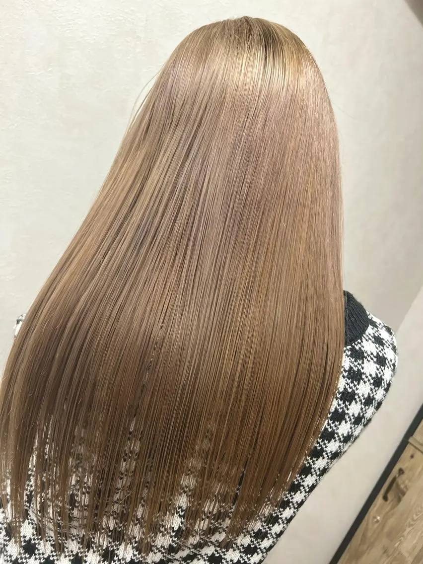 ロング カラー バレイヤージュ ブリーチ ケアブリーチ イヤリングカラー ハイライトカラー カット ヘアカラー 🌷かわばた めい🌷のヘアスタイル