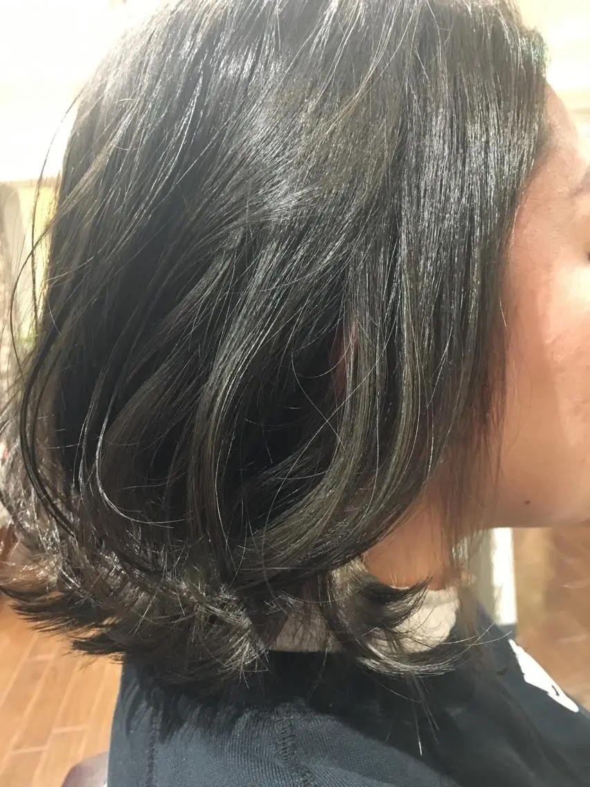 ミディアム カラー グレージュ インナーカラー 山田 義人のヘアスタイル