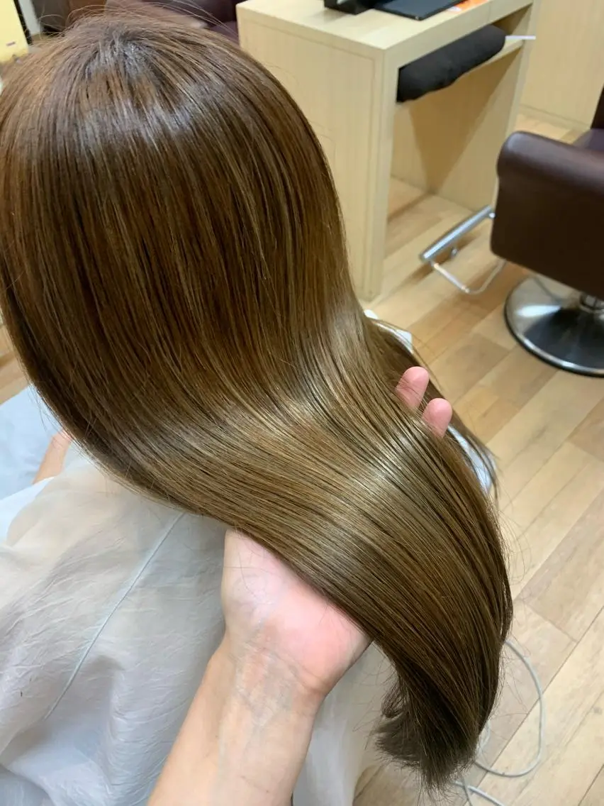 ロング カラー カット ヘアカラー トリートメント 大平 京佳のヘアスタイル
