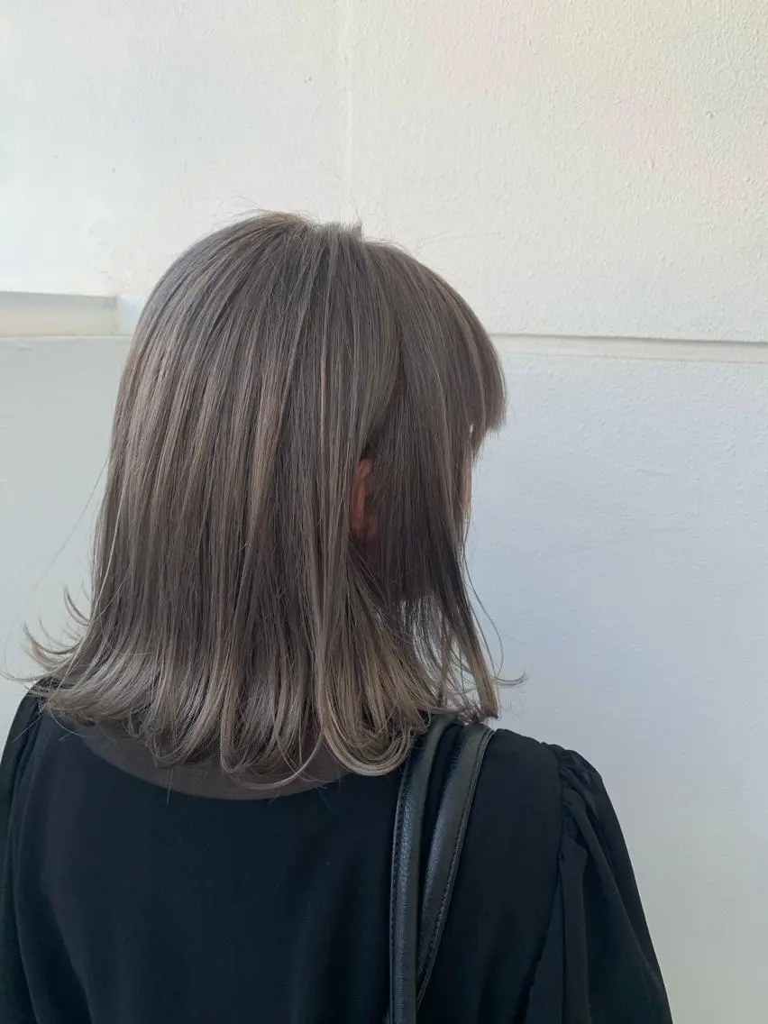 ミディアム カラー シルバー カット ヘアカラー トリートメント ✨髪のソムリエ✨ 岩川和生のヘアスタイル