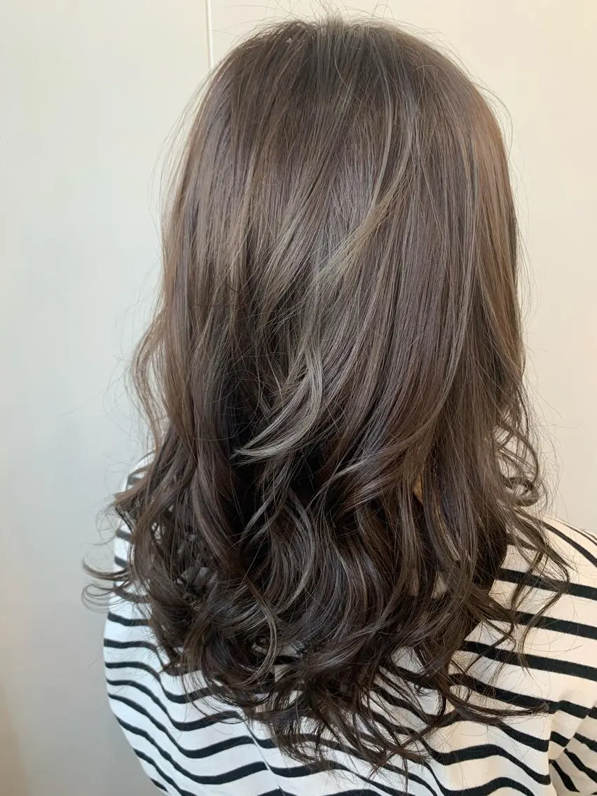 セミロング カラー ヘアアレンジ RINKA 琳茄のヘアスタイル