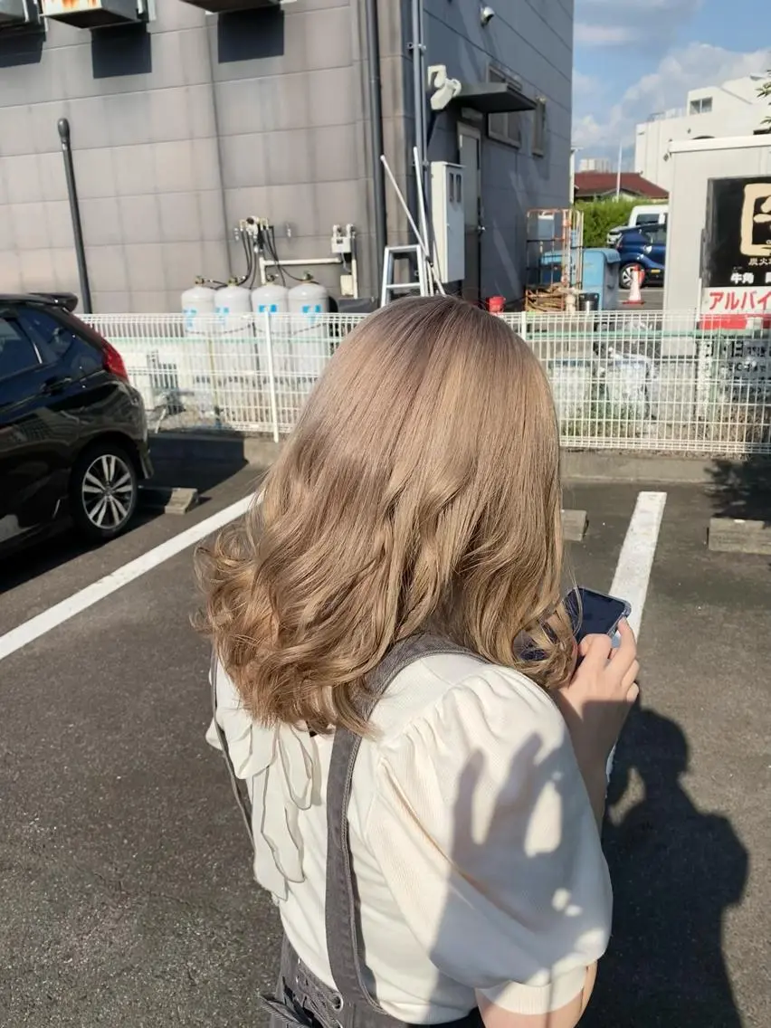 カラー SALOWIN栄 高須大貴のヘアスタイル