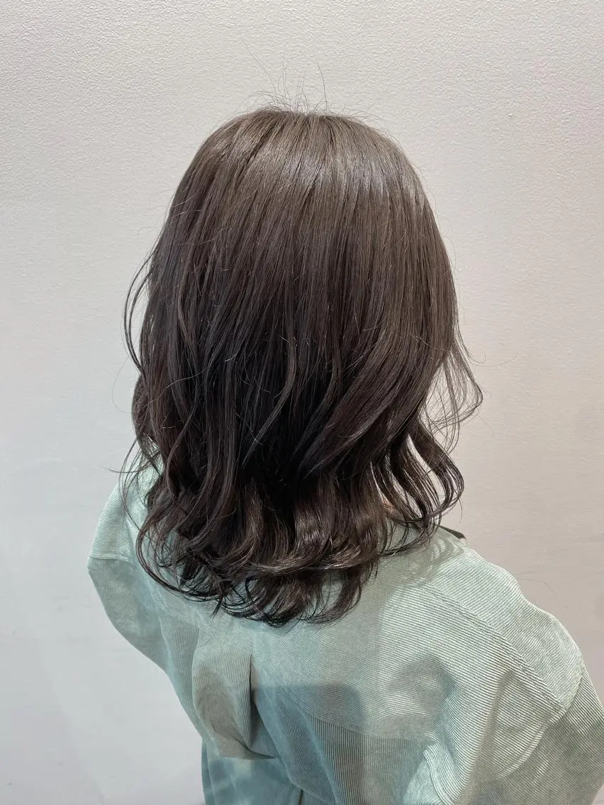 セミロング カラー イルミナカラー トリートメント 大森 壱成のヘアスタイル