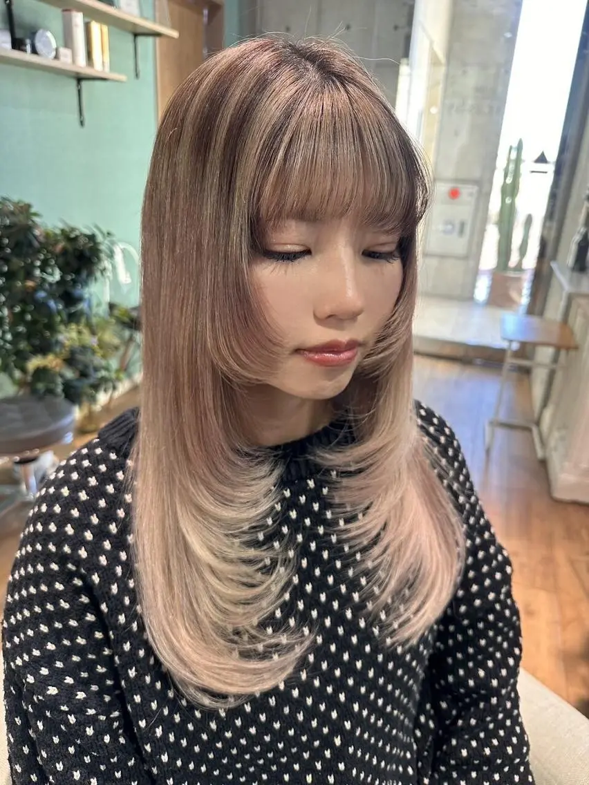 ロング レイヤーカット Mirashy 成田のヘアスタイル