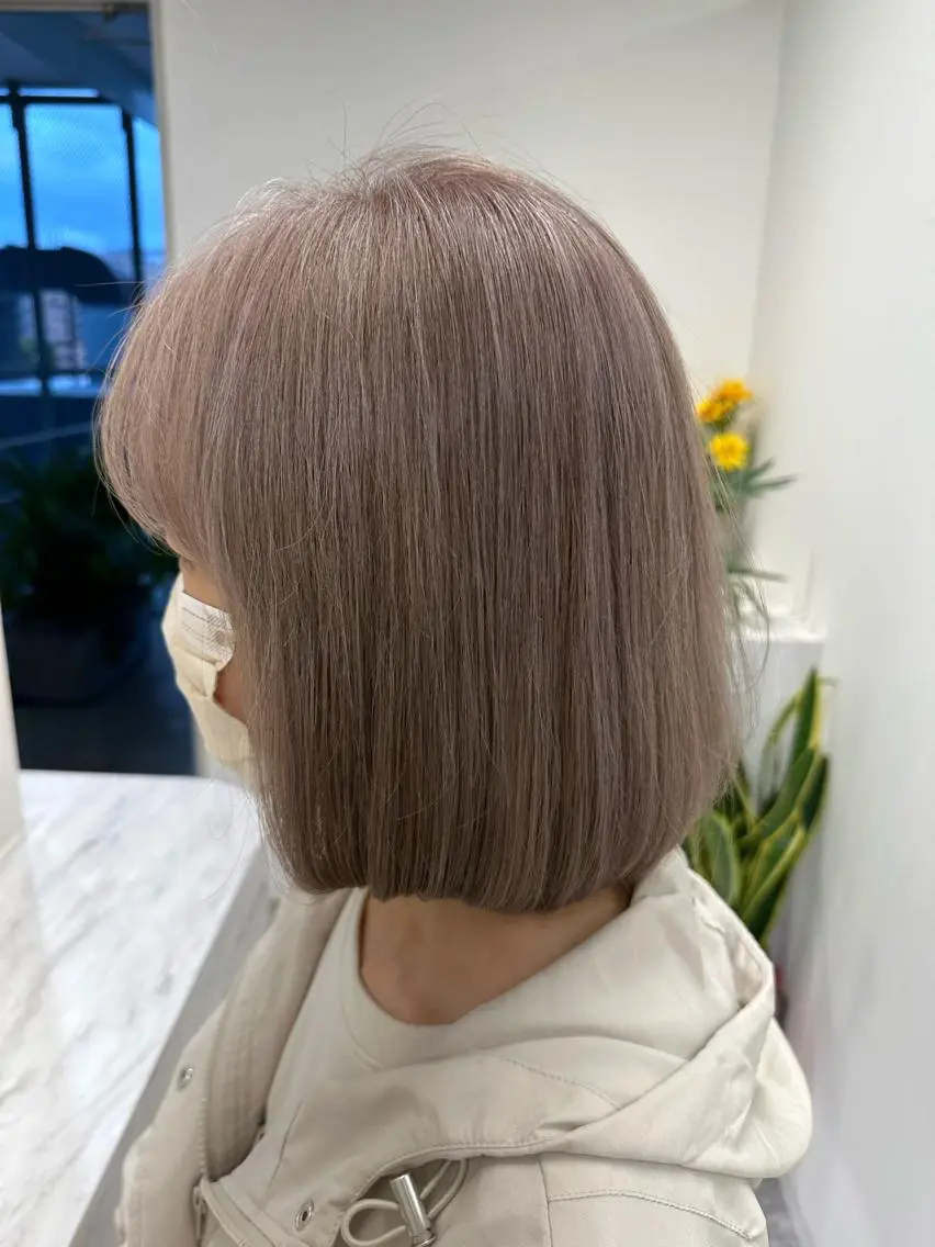 ミディアム カット ヘアカラー トリートメント ere hair salonのヘアスタイル