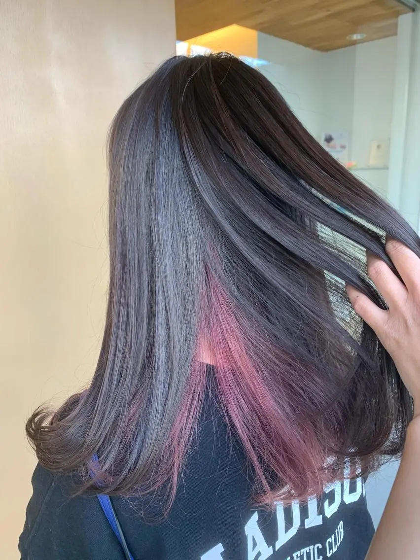 ロング カラー ブリーチ インナーカラー 大平 京佳のヘアスタイル
