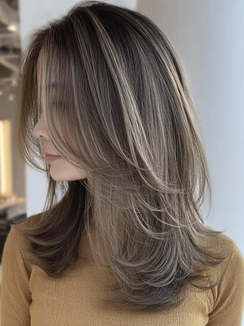 セミロング 🍒暖色×ハイトーン ×デザイン✨まなりのヘアスタイル