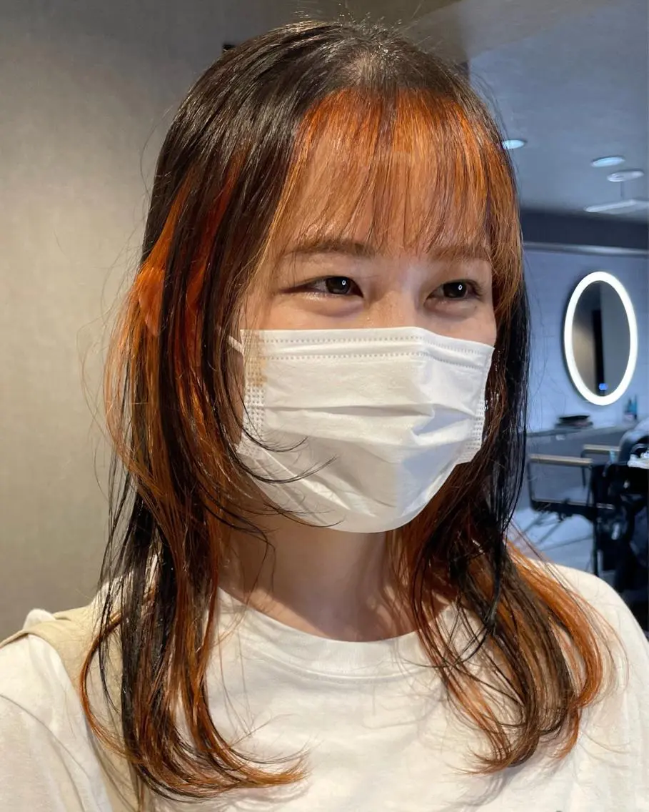 セミロング カラー オレンジ ヘアカラー トリートメント さと ちはるのヘアスタイル