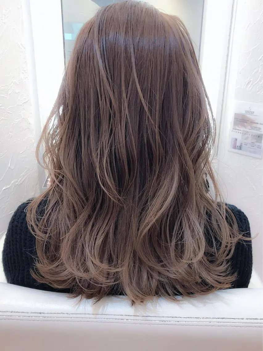 セミロング ショート/レイヤー カット/服部タカノリのヘアスタイル