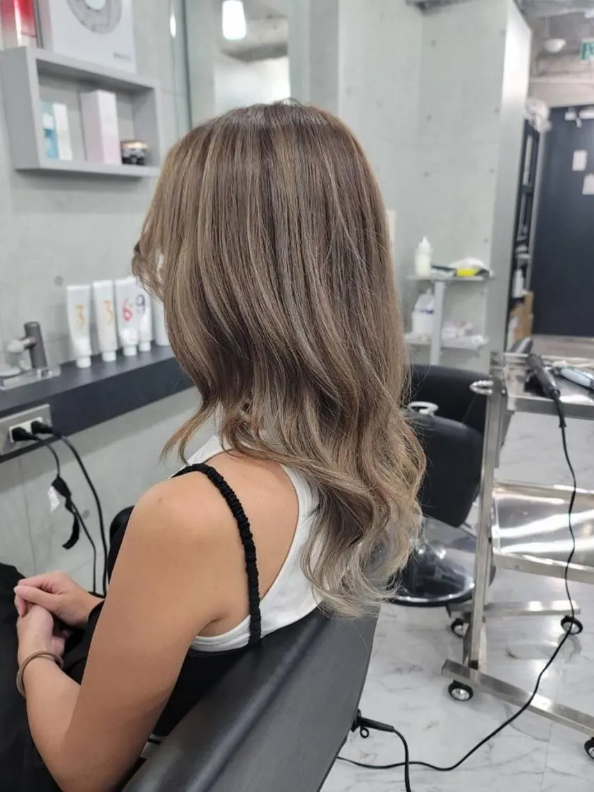 ロング カラー アッシュ ベージュカラー ブラウンカラー 透明感カラー ダブルカラー ヘアカラー ❇️安達 優心❇️ レイヤー/艶髪特化のヘアスタイル