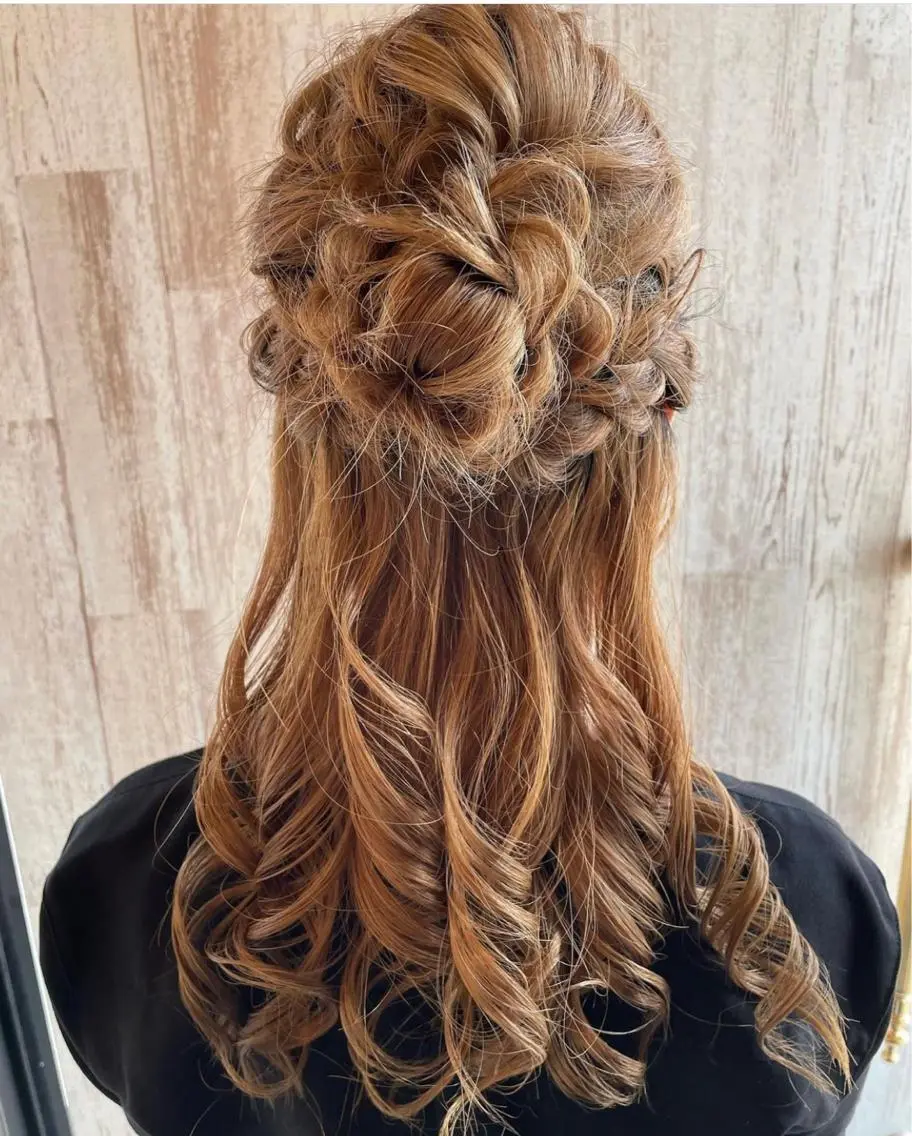 ロング ヘアアレンジ 岡村 真子のヘアスタイル