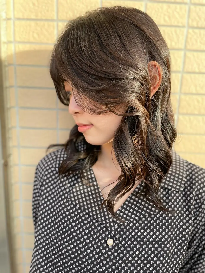ミディアム 坂野 結子のヘアスタイル