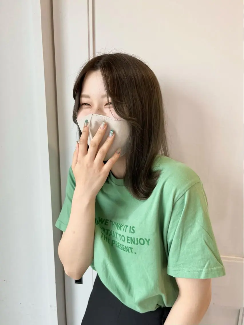 セミロング アッシュ allum SAKURAのヘアスタイル