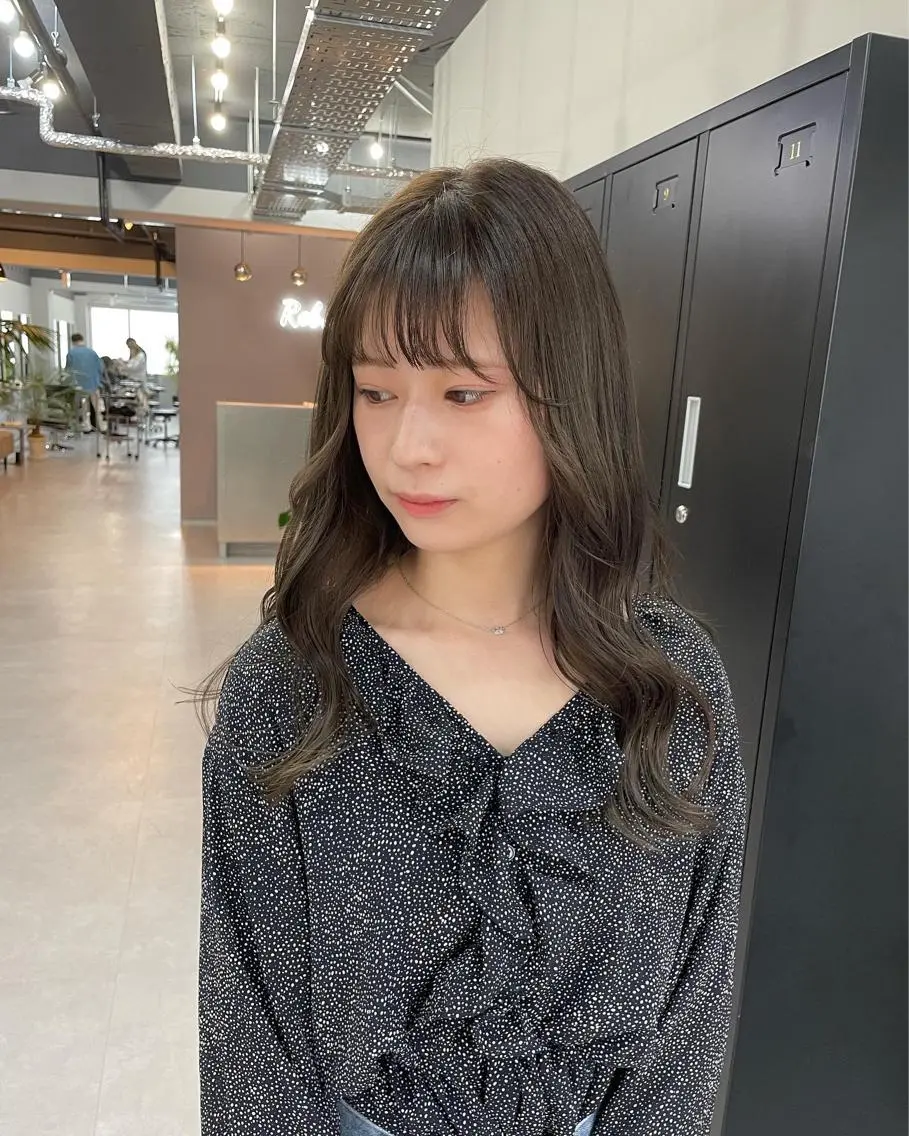 セミロング ミルクティーベージュ ❤︎レイヤー　MIAのヘアスタイル
