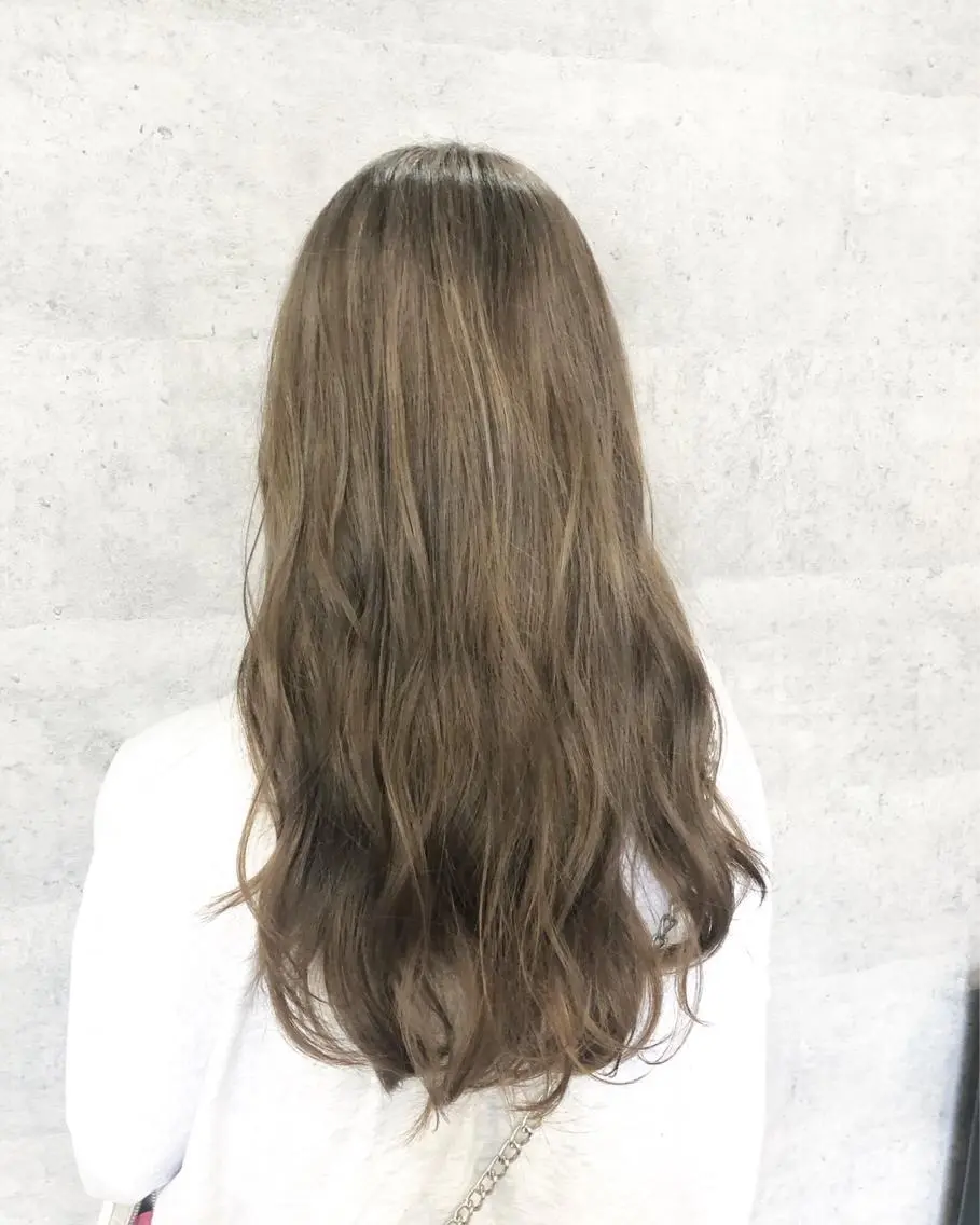 ロング カラー アッシュ ベージュカラー 髪質改善で 憧れの潤艶美髪にのヘアスタイル