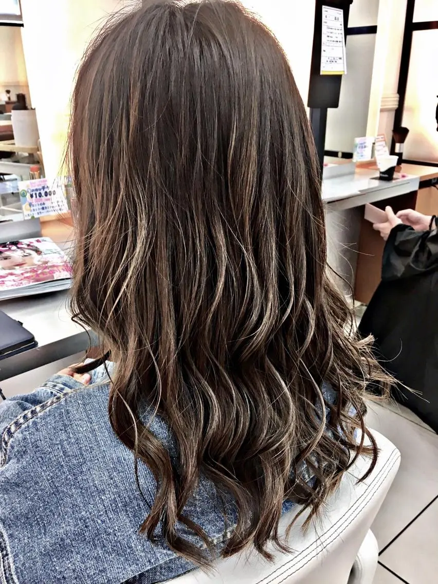 カラー バレイヤージュ ベージュカラー イルミナカラー 外国人風カラー カット ヘアカラー ブリーチ/バレイヤ ージュ川端裕司のヘアスタイル