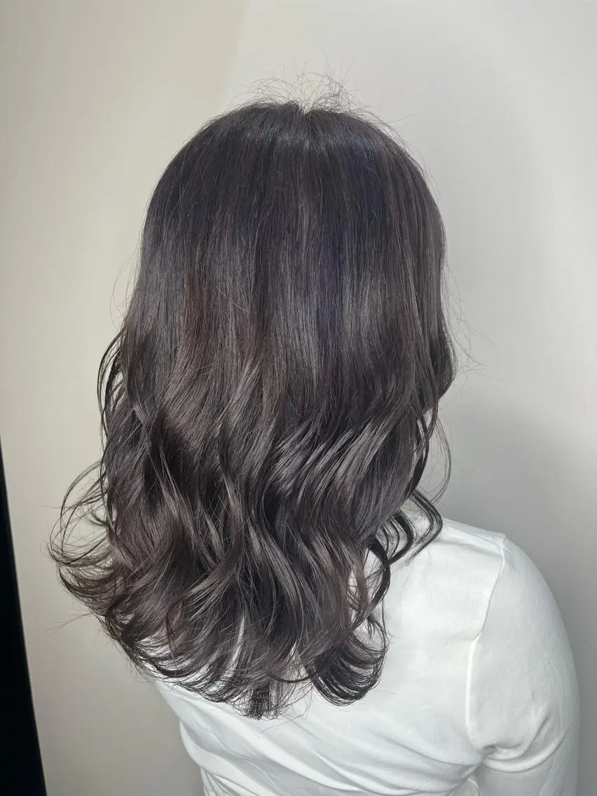 ミディアム カラー ヘアアレンジ ヘアカラー ハイトーンカラー 🦋yuri🦋のヘアスタイル